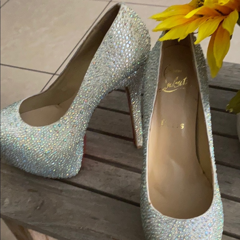 Size 39 Christian Louboutin highness heels